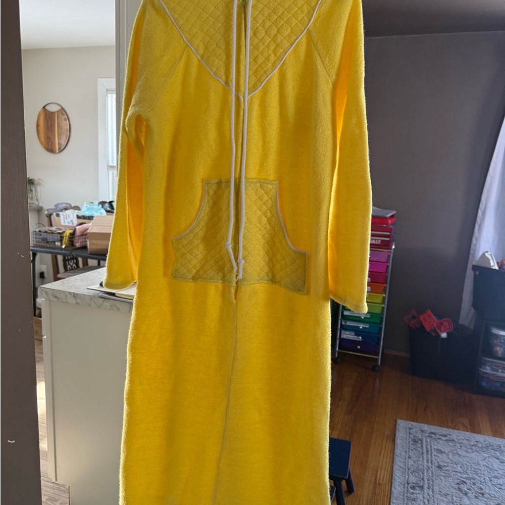 Vintage Vibrant Yellow Women’s 1970’s Hooded Fleece House Coat
